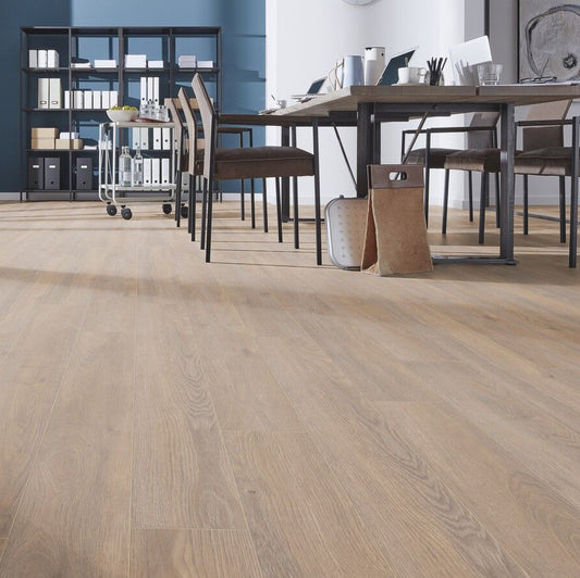 ლამინატი
გერმანული ლამინატი მწარმოებელი (Manufacturer): გერმანია - Kronotex
ცვეთის კლასი (AC Rating): AC5
გამოყენების კლასი (Utility Class): 33
ნესტგამძლე
რეკომენდებული სივრცეები (Room): მისაღები, სასადილო, სამზარეულო, ოფისი
იატაკქვეშა გათბობასთან თავსებადი
კიდეების ტიპი (Edge Type): 4-მხრივი (V-ჭრა)
ზომა: 1380X157X10&nbsp;მმ
სისქე (Thickness): 10 მმ
ფილის ტიპი (Plank): სტანდარტული ფილა