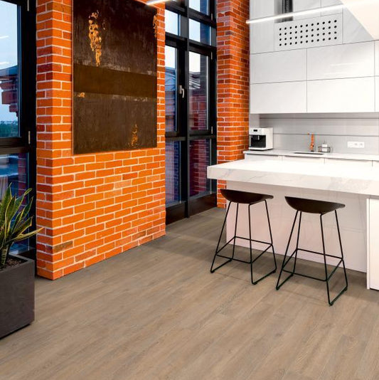 kronotex laminati კრონოტექსის ლამინატი ლამინირებული იატაკი ტექნიკური მახასიათებლები;
წარმოების ადგილი: გერმანია, Kronotex
გამოყენების კლასი (Classification): 33 კლასი
ჩამკეტი სისტემა (Lock): 5G
სისქე 10 მმ
ზომები (Dimensions):
157 x 1380 x 10 მმ;



უპირატესობები (Advantages)
არ იკაწრება
იატაკქვეშა გათბობასთან თავსებადი
ბავშვებისა და ცხოველებისთვის უსაფრთხო&nbsp;
მარტივი მოვლა
ნესტგამძლე
დამზადებულია ბუნებრივი და მდგრადი მასალებისგან
გამოყენება
საძინებელი (Bedrooms)
ბავშვთა ოთახი (Children's room)