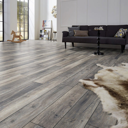 ტექნიკური მახასიათებლები&nbsp;
წარმოების ადგილი: გერმანია, Kronotex
ცვეთის კლასი (Abrasion resistance): AC5
გამოყენების კლასი (Classification): 33 კლასი
ჩამკეტი სისტემა (Lock): 5G
ზომები და შეფუთვა (Dimensions and packaging):
სიგრძე (Length): 1375 მმ
სიგანე (Width): 188 მმ
სისქე (Thickness): 10 მმ
ფილა (Surface Area): 1.29 მ²


უპირატესობები (Advantages)
არ იკაწრება
იატაკქვეშა გათბობასთან თავსებადი
ბავშვებისა და ცხოველებისთვის უსაფრთხო&nbsp;
მარტივი მოვლა
ნესტგამძლე
დამზადებულია ბუნებრივი და მდგრადი მასალებ