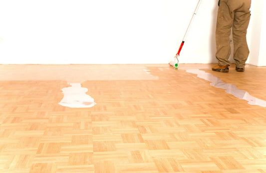 Wood varnish for home use