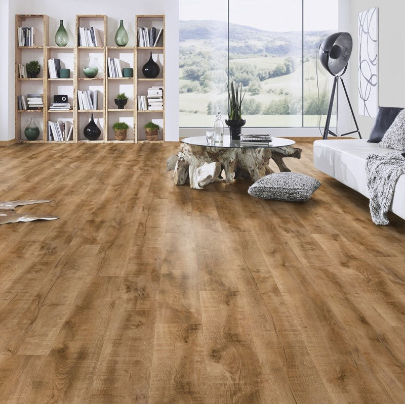 krono original floor კრონო ორიგინალი ლამინატი გერმანული ტექნიკური მახასიათებლები
წარმოების ადგილი: გერმანია, Krono Original
ცვეთის კლასი: AC5
გამოყენების კლასი: 33
ჩამკეტი სისტემა (Lock)
სისქე 12 მმ
ზომები (Dimensions):
1288 x 195 x 12 მმ&nbsp;



უპირატესობები (Advantages)
არ იკაწრება
იატაკქვეშა გათბობასთან თავსებადი
ბავშვებისა და ცხოველებისთვის უსაფრთხო&nbsp;
მარტივი მოვლა
ნესტგამძლე
დამზადებულია ბუნებრივი და მდგრადი მასალებისგან
გამოყენება
საძინებელი (Bedrooms)
ბავშვთა ოთახი (Children's room)
კომერ